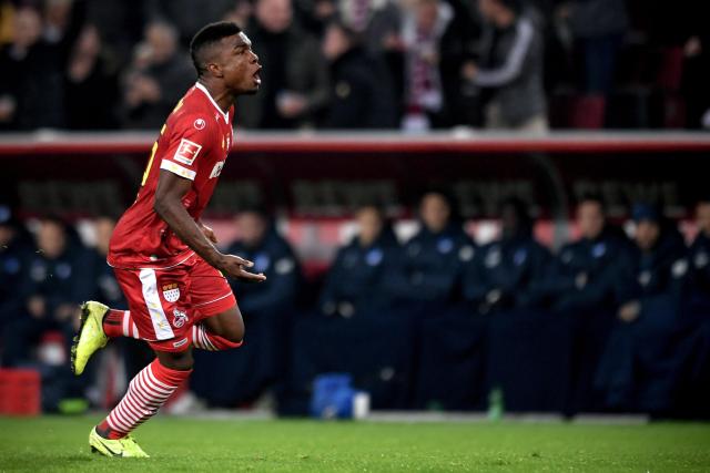 王哲林谈世界杯:上场就全力以赴 这是我的工作