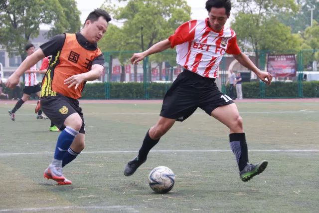 近五百名羽球女将西安过招 全民健身乐享运动之趣