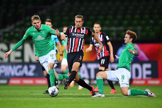 锡安33分鹈鹕负骑士止4连胜 掘金送热火4连败